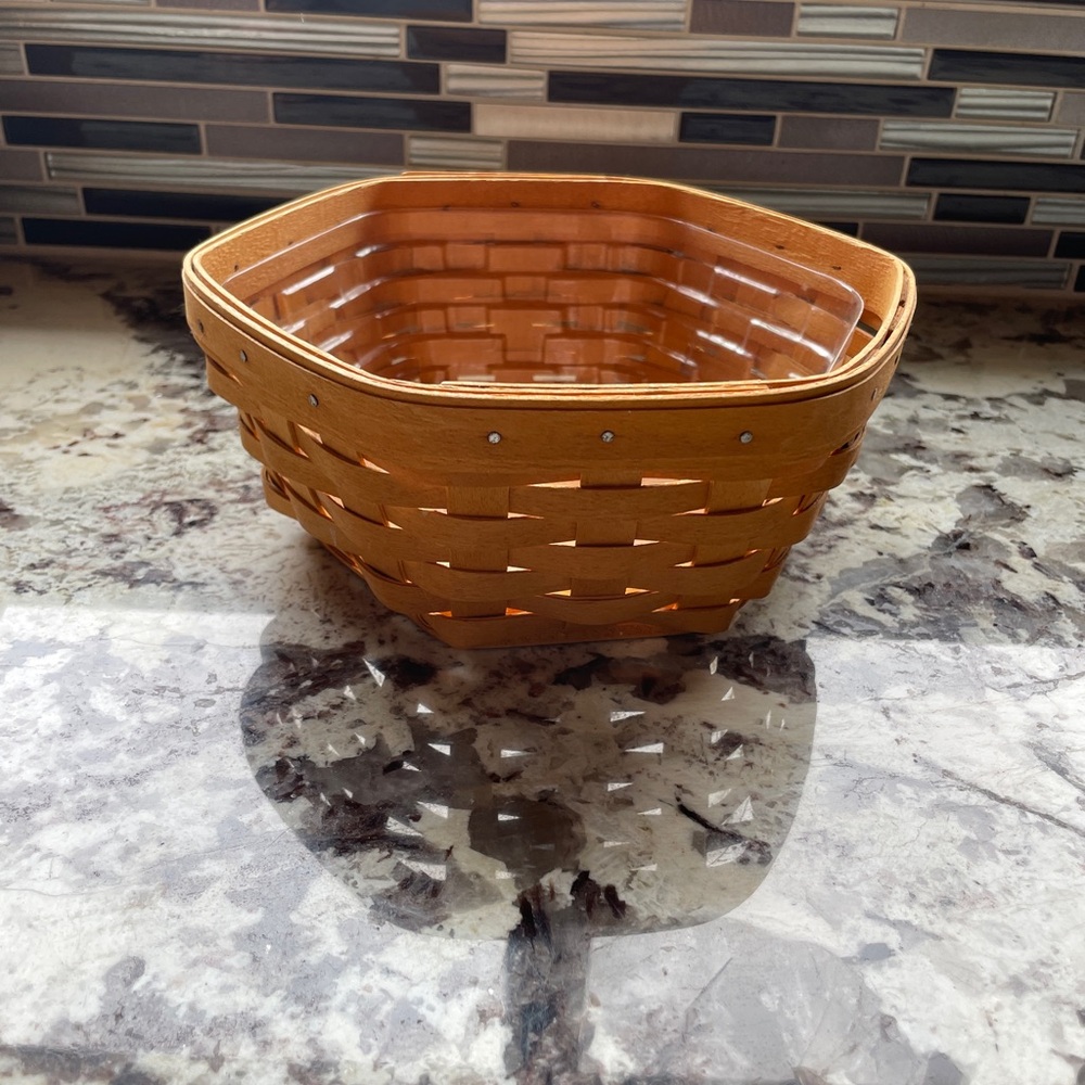 1999 Longaberger Generations Hexagon Basket 9” Handwoven Vintage